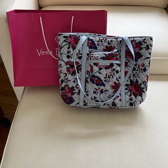 COPY - NWT Vera Bradley Tote With RFID Wallet in Vineyard Floral - Picture 12 of 14